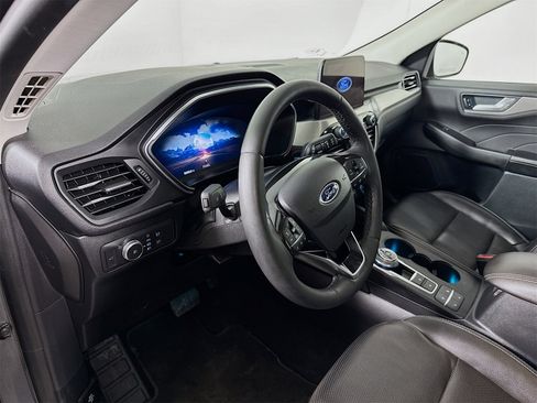 Used 2021 Ford Escape Titanium w/ Class II Trailer Tow Package image 7