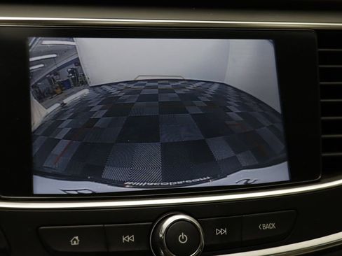 Used 2018 Buick LaCrosse image 10