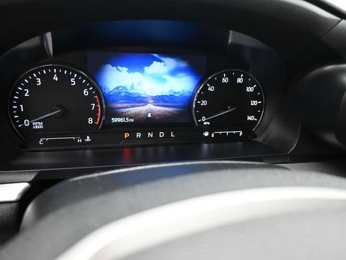 Used 2022 Ford Explorer XLT w/ Equipment Group 202A image 13