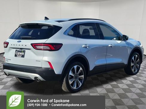 Used 2025 Ford Escape Platinum image 18