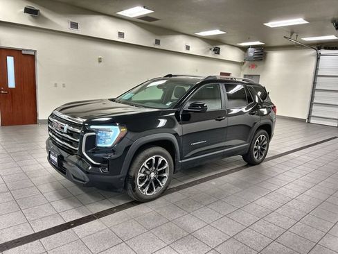 Used 2025 GMC Terrain Elevation w/ Elevation Premium Package AWD/4WD image 3