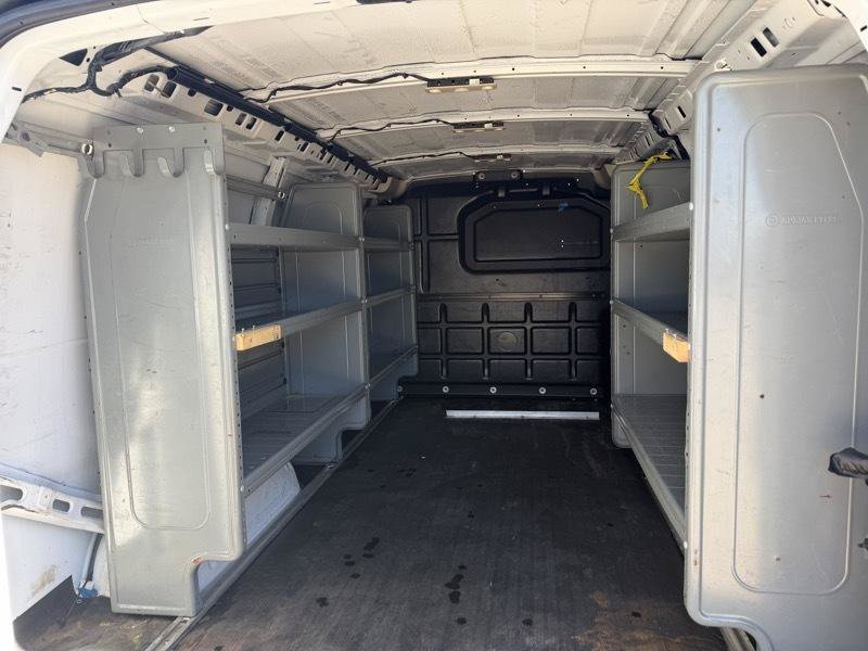 Used 2022 Chevrolet Express 3500 w/ Driver Convenience Package RWD image 15