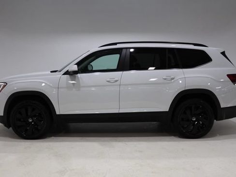 Used 2025 Volkswagen Atlas SE FWD image 4