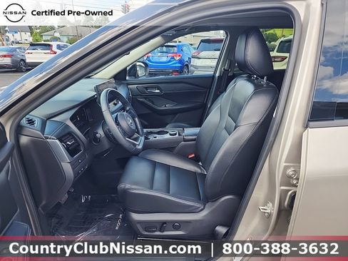 Used 2024 Nissan Rogue SL w/ SL Premium Package AWD/4WD image 11