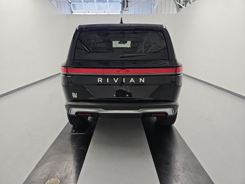 Used 2023 Rivian R1S Adventure AWD/4WD image 4