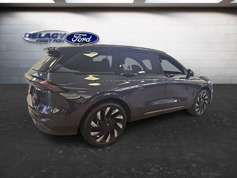 Used 2024 Lincoln Nautilus Reserve w/ Equipment Group 202A AWD/4WD image 8