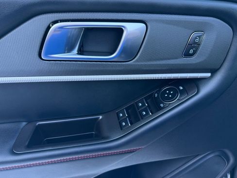 Certified 2025 Ford Explorer ST-Line image 14