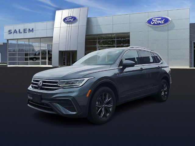 Used 2024 Volkswagen Tiguan SE AWD/4WD image 6