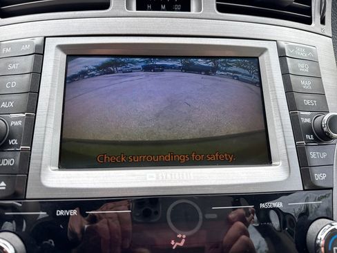 Used 2011 Toyota Avalon Limited FWD image 19