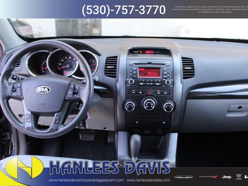Used 2012 Kia Sorento LX w/ Convenience Pkg FWD image 17