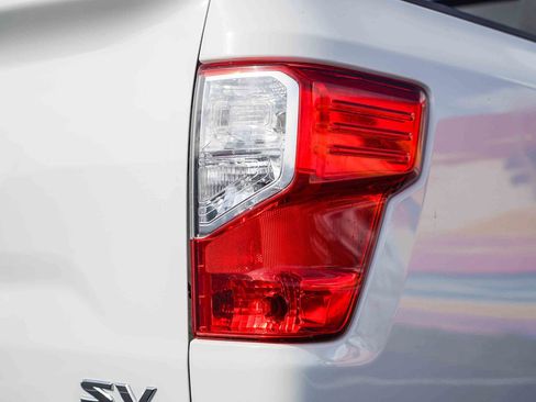 Used 2021 Nissan Titan SV w/ Accessory Utility Package image 10