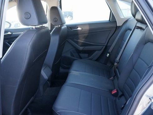 Certified 2023 Volkswagen Jetta SE w/ Panoramic Sunroof Package image 33