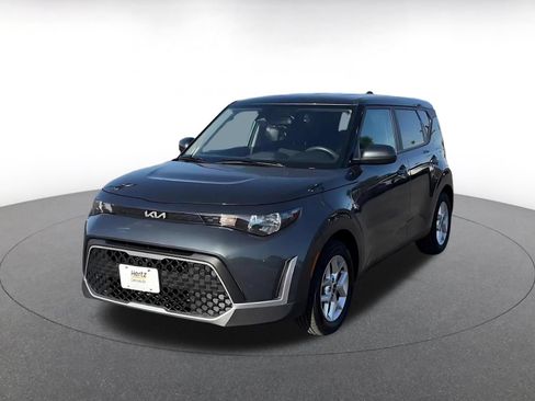 Used 2025 Kia Soul LX w/ LX Technology Package FWD image 5