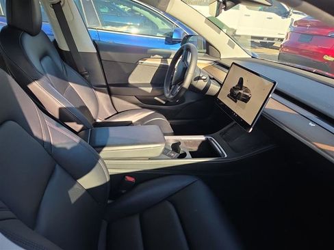 Used 2023 Tesla Model 3 Standard Range image 6