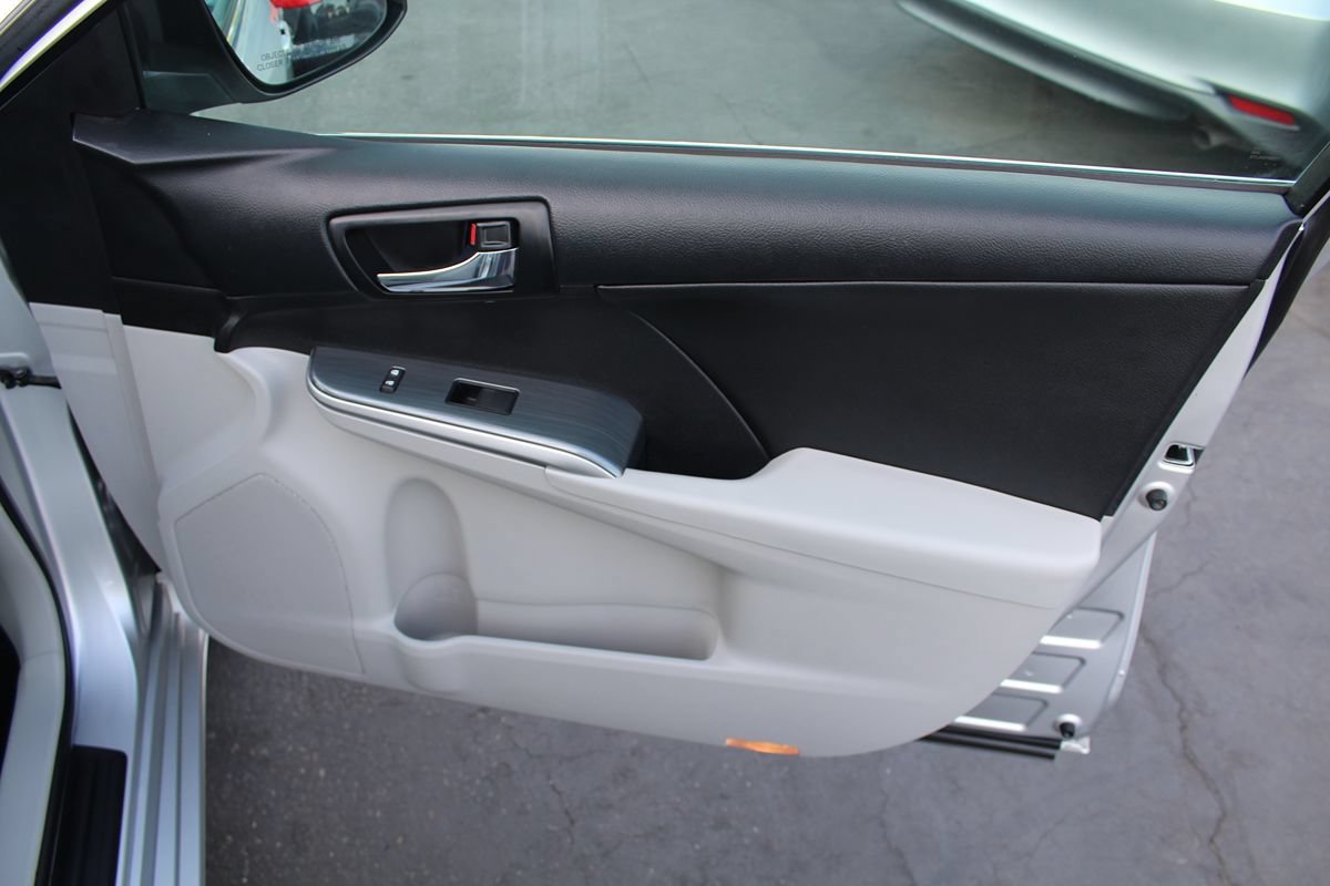 Used 2014 Toyota Camry LE FWD image 19