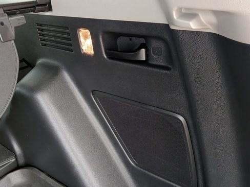 Used 2018 Honda CR-V Touring image 38