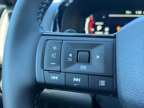 New 2026 Nissan Pathfinder Platinum image 10