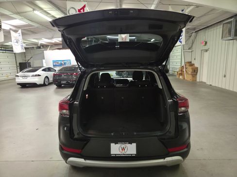 Used 2025 Chevrolet TrailBlazer LT AWD/4WD image 33