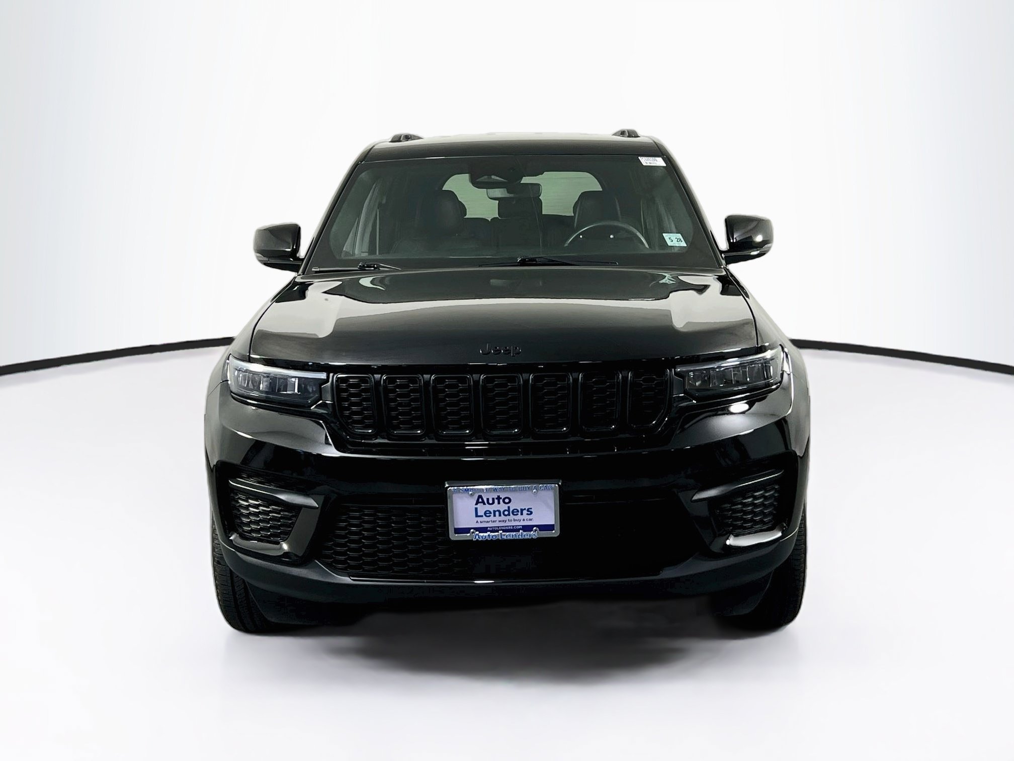 Used 2023 Jeep Grand Cherokee Altitude AWD/4WD image 2