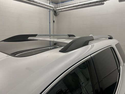 Used 2022 GMC Acadia SLT w/ Preferred Package image 29