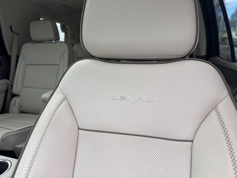 Used 2024 GMC Yukon Denali image 12
