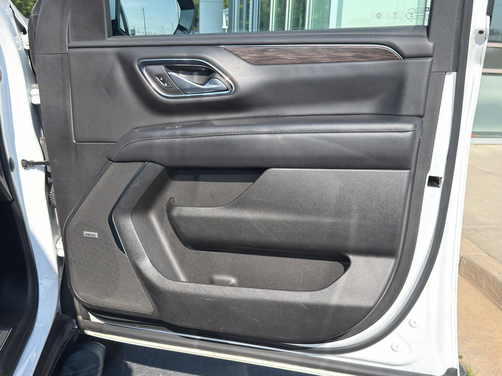 Used 2022 Chevrolet Suburban Z71 AWD/4WD image 31
