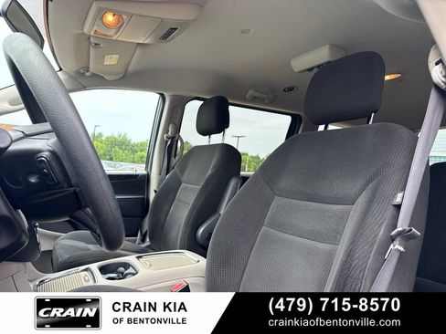 Used 2016 Dodge Grand Caravan SXT FWD image 19