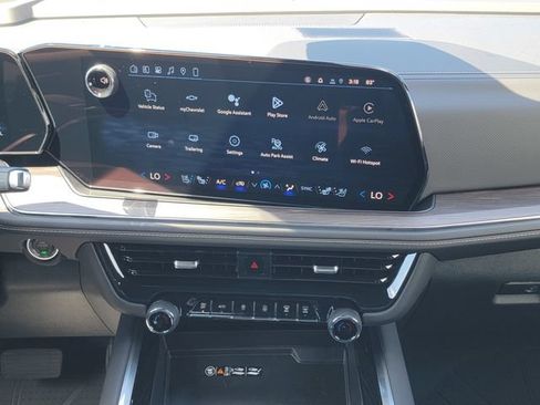 New 2026 Chevrolet Suburban Premier w/ Sun And Tow Package AWD/4WD image 19
