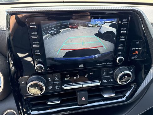 Used 2021 Toyota Highlander XSE AWD/4WD image 27