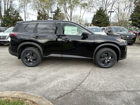 New 2026 Nissan Rogue SV FWD image 8