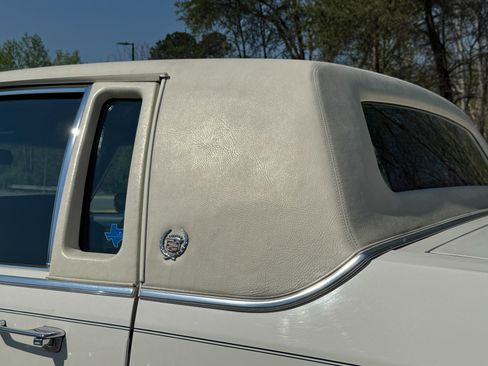 Used 1991 Cadillac Brougham image 21