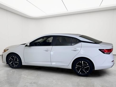 Used 2024 Nissan Sentra SV FWD image 8