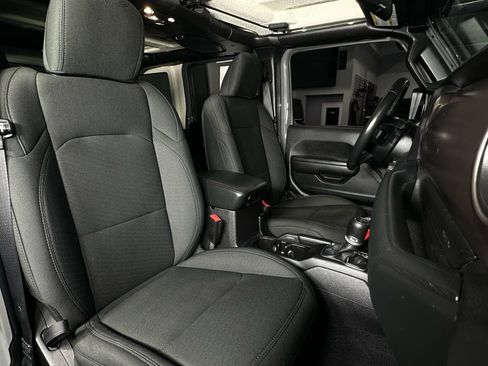 Used 2020 Jeep Wrangler Unlimited Sport S image 15