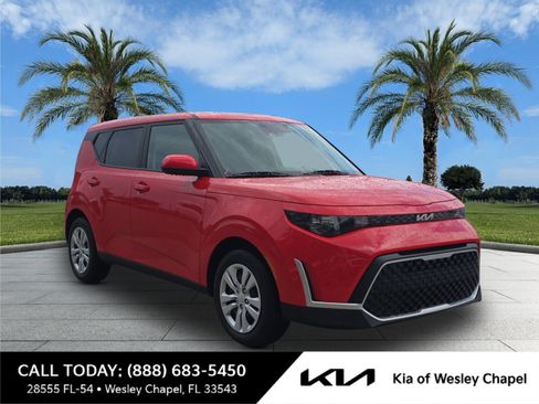 Used 2025 Kia Soul LX FWD image 1