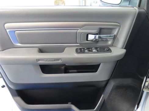 Used 2017 RAM 2500 SLT AWD/4WD image 15
