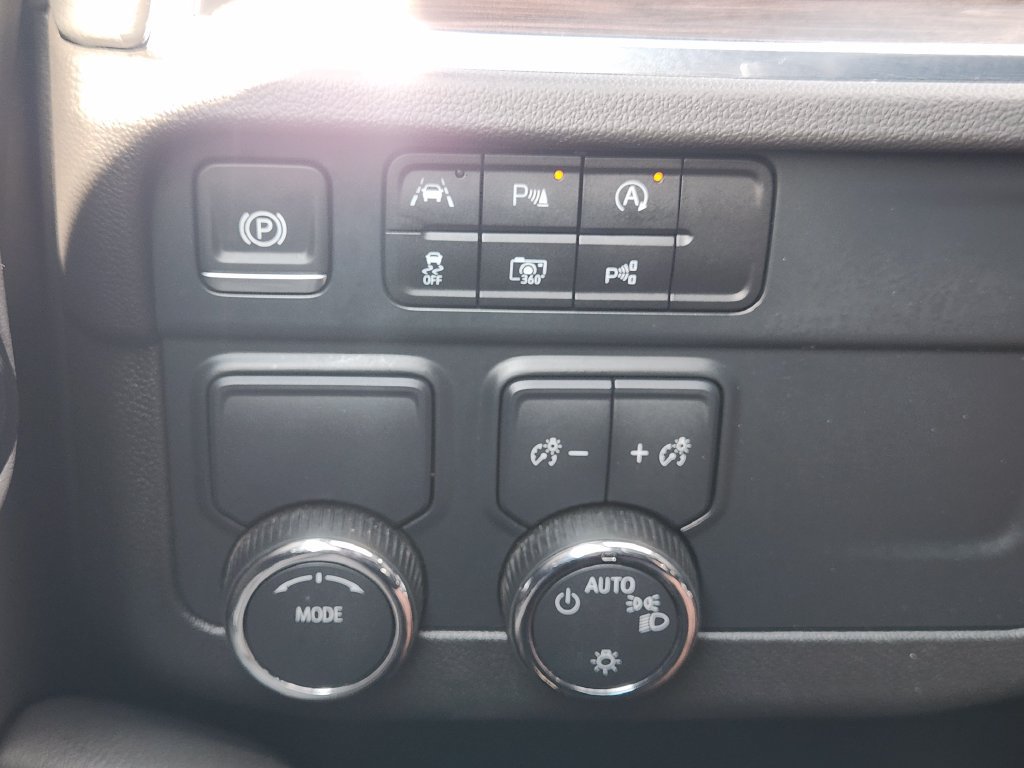 Used 2025 Chevrolet Tahoe LT RWD image 28