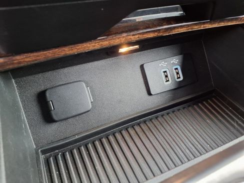 Used 2016 Ford F150 Platinum w/ Equipment Group 701A Luxury image 15