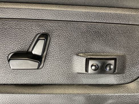 Used 2019 RAM 2500 Laramie w/ Black Appearance Package image 15