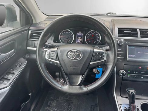 Used 2015 Toyota Camry SE FWD image 17
