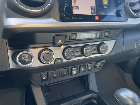 Used 2019 Toyota Tacoma Limited image 17
