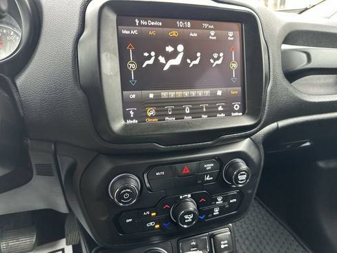 Used 2023 Jeep Renegade Latitude AWD/4WD image 18