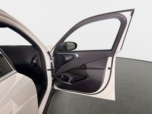 Used 2025 BMW X3 xDrive30i w/ Convenience Package image 22