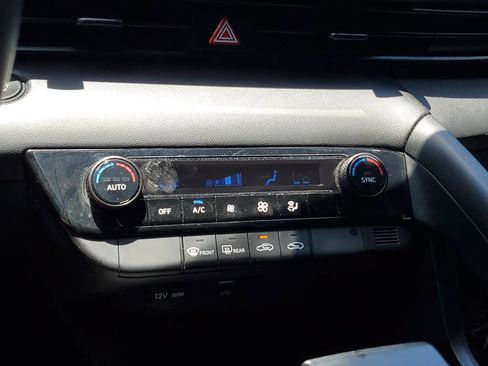 Used 2025 Hyundai Elantra Sport FWD image 29