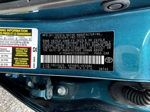 Used 2025 Toyota Camry SE FWD image 17