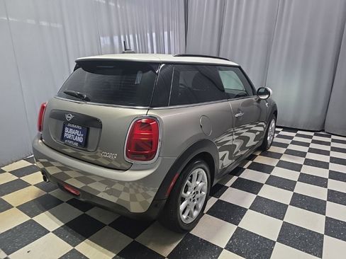 Used 2019 MINI Cooper 2-Door Hardtop w/ Premium Package image 4