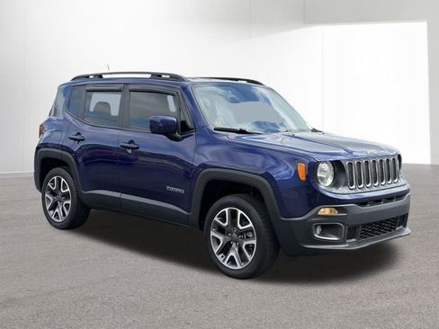 Used 2017 Jeep Renegade Latitude w/ Cold Weather Group AWD/4WD image 13