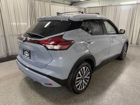Used 2023 Nissan Kicks SV FWD image 4