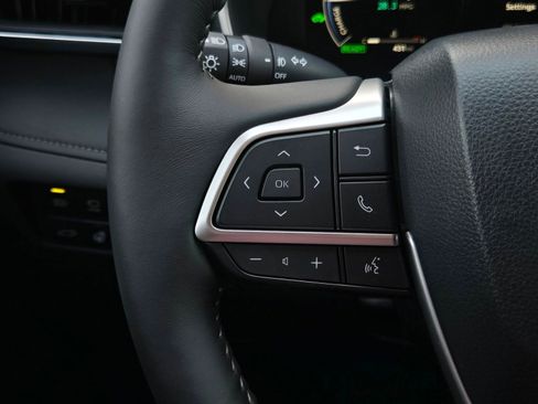 Certified 2026 Toyota Highlander Limited AWD/4WD image 23