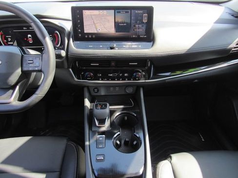 Certified 2025 Nissan Rogue SL FWD image 21