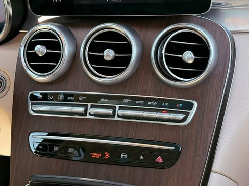 Used 2022 Mercedes-Benz GLC 300 4MATIC image 26